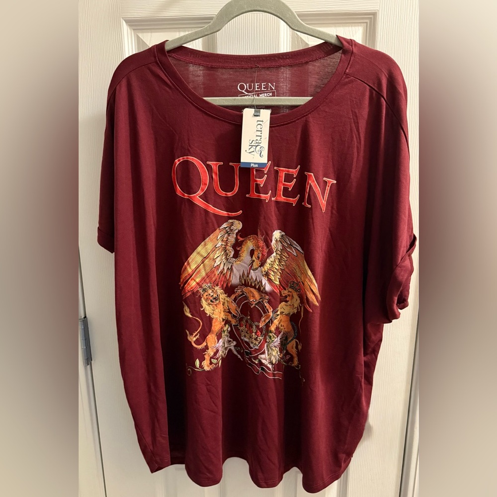 Queen Women's Graphic Tee - Short Sleeve